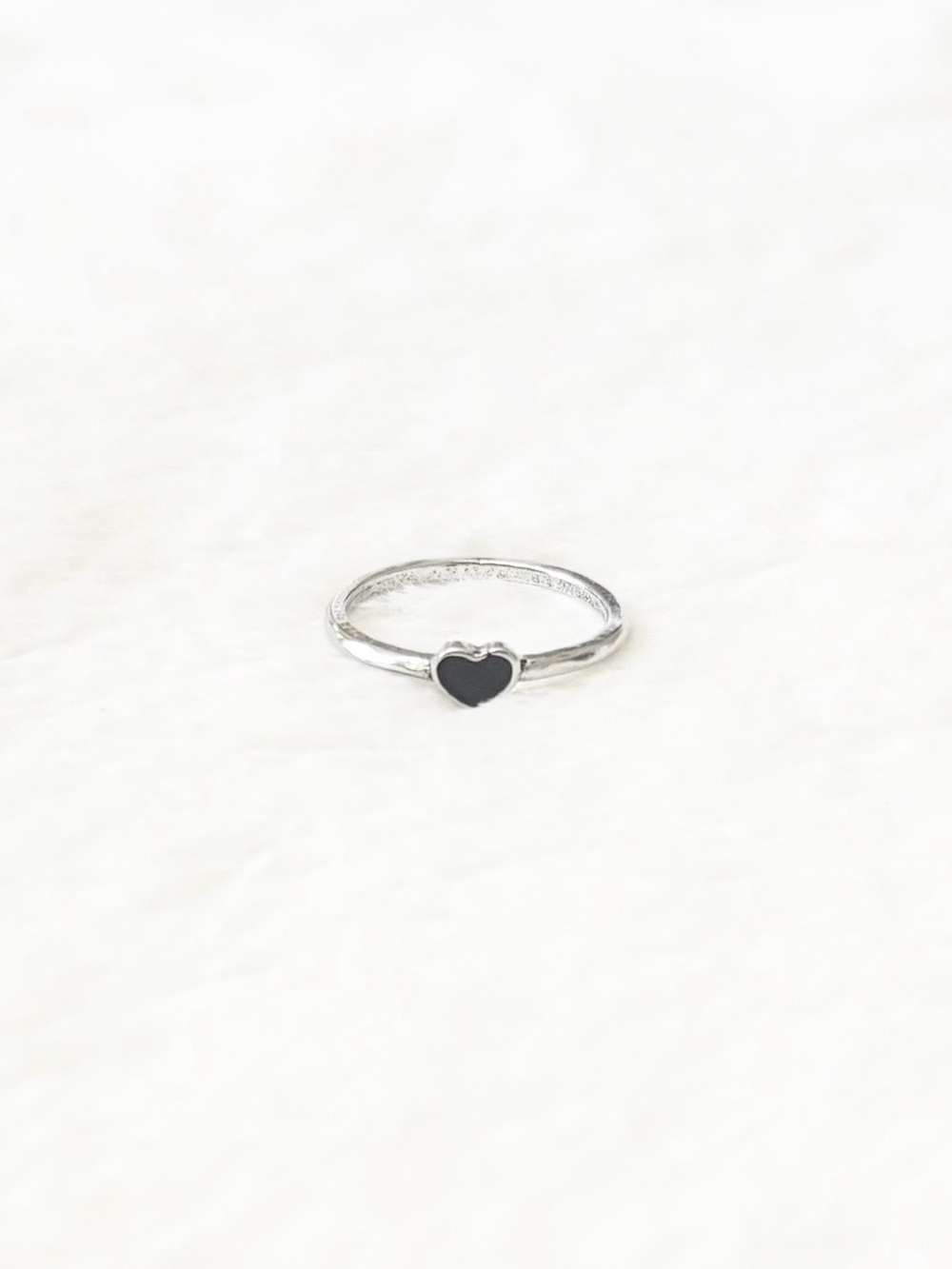 5/$15 🩷 MUST BUNDLE Silver Heart Ring with Black Enamel Accent